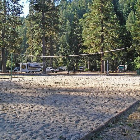 Yosemite Lakes Meadow Yurt 15 Harden Flat Exterior photo