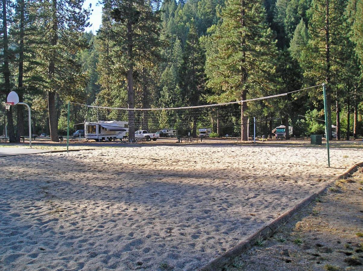 Yosemite Lakes Meadow Yurt 15 Harden Flat Exterior photo